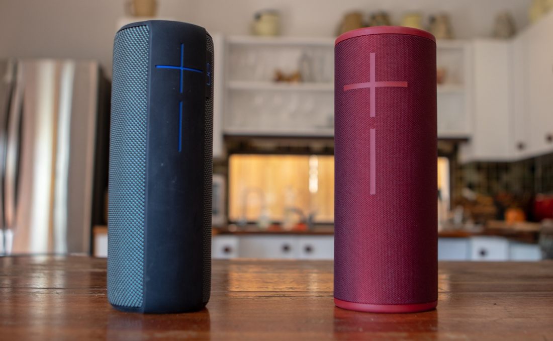 Bluetooth zvučnici u plavoj i roze boji.